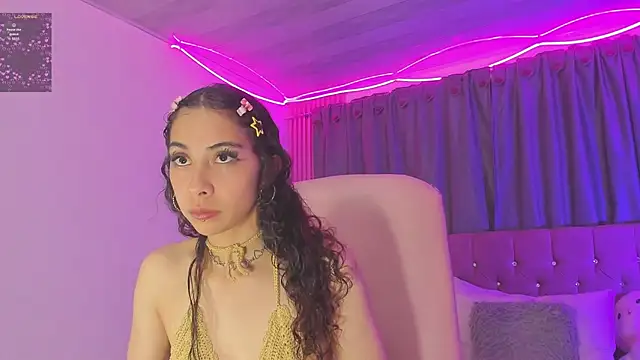 Snapshot of Sarah_Moon1 chatting on 07.18.26 Sarah Moon1 online show from 07.18.26