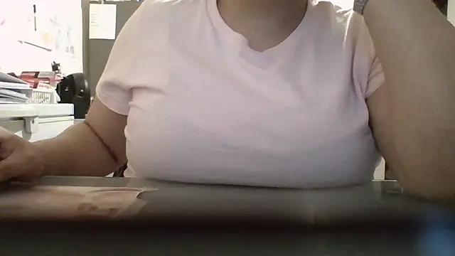 Snapshot of Curvy_Queen_MX chatting on 06.30.26 Curvy Queen MX online show from 06.30.26