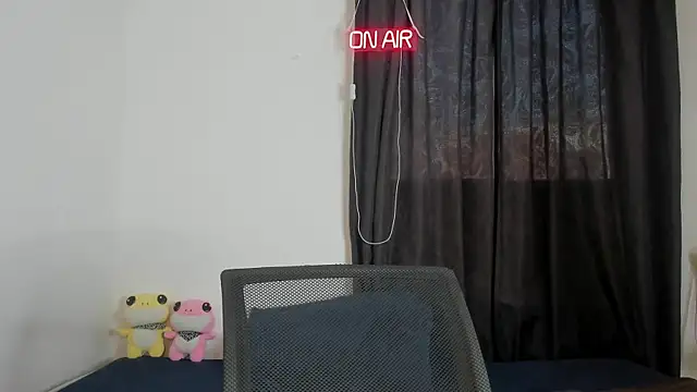 Snapshot of Nyaa_brw chatting on 07.17.26 Nyaa brw online show from 07.17.26
