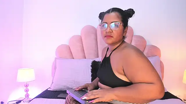 Snapshot of Mommy_Big_Ass chatting on 07.11.26 Mommy Big Ass online show from 07.11.26