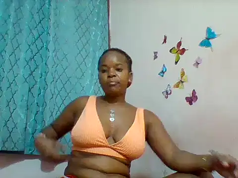 Snapshot of Heavy-Beauty chatting on 07.28.26 Heavy-Beauty online show from 07.28.26