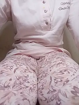 Snapshot of ghadira_ chatting on 06.18.26 ghadira online show from 06.18.26