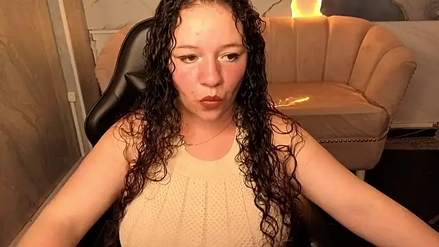 Snapshot of Cony_curly_b chatting on 07.26.26 Cony curly b online show from 07.26.26