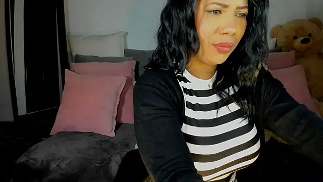 Snapshot of NicolePasqualott chatting on 02.05.25 NicolePasqualott online show from 02.05.25