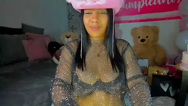 Snapshot of NicolePasqualott chatting on 02.25.25 NicolePasqualott online show from 02.25.25