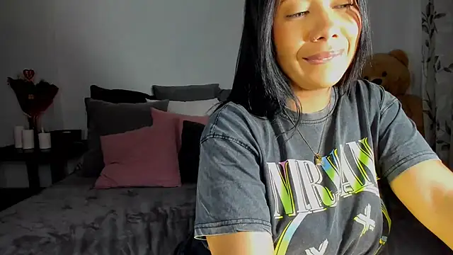 Snapshot of NicolePasqualott chatting on 03.18.25 NicolePasqualott online show from 03.18.25