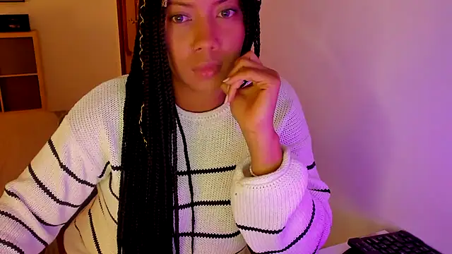 Snapshot of NicolePasqualott chatting on 09.28.25 NicolePasqualott online show from 09.28.25