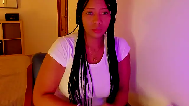 Snapshot of NicolePasqualott chatting on 09.30.25 NicolePasqualott online show from 09.30.25