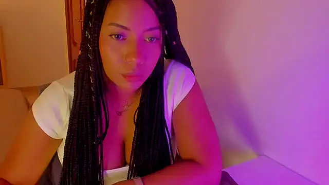 Snapshot of NicolePasqualott chatting on 10.20.25 NicolePasqualott online show from 10.20.25