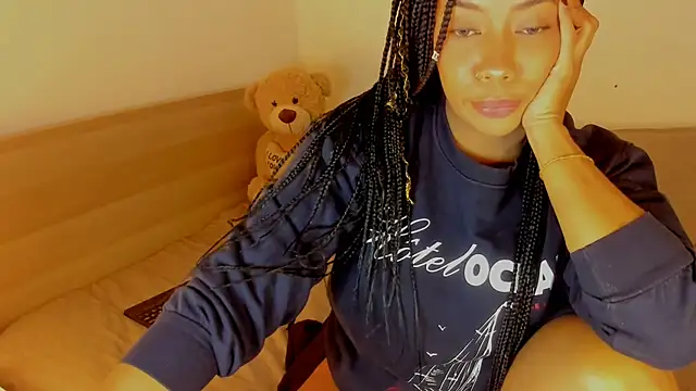 Snapshot of NicolePasqualott chatting on 10.29.25 NicolePasqualott online show from 10.29.25