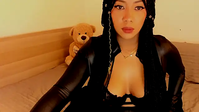 Snapshot of NicolePasqualott chatting on 10.30.25 NicolePasqualott online show from 10.30.25