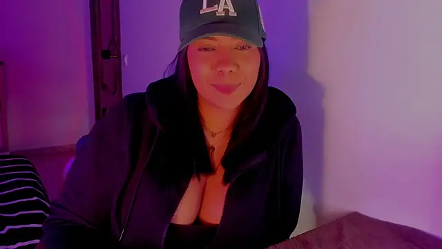 NicolePasqualott online show from 04.10.26