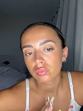 Snapshot of Harrietbronzex chatting on 06.21.26 Harrietbronzex online show from 06.21.26