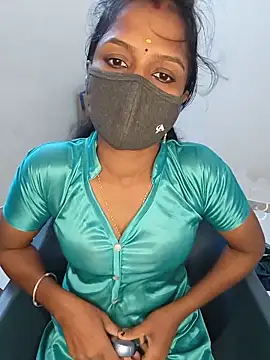 Snapshot of YALINITWO7_TAMIL chatting on 06.15.26 YALINITWO7 TAMIL online show from 06.15.26