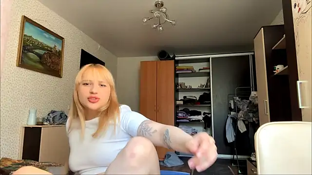 Snapshot of EllanFernandes chatting on 06.17.26 EllanFernandes online show from 06.17.26