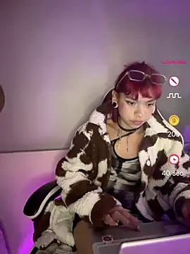 Snapshot of xLilyAngelx_ chatting on 06.26.26 xLilyAngelx online show from 06.26.26