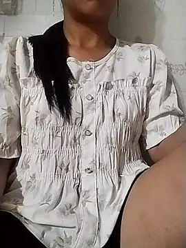 Snapshot of Helen-nn chatting on 06.19.26 Helen-nn online show from 06.19.26