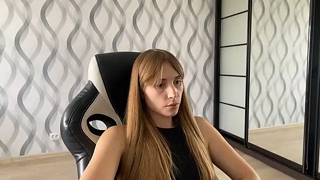 Snapshot of Miss_Luna_meow chatting on 06.16.26 Miss Luna meow online show from 06.16.26