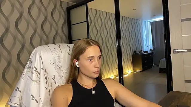 Miss Luna meow online show from 07.17.26