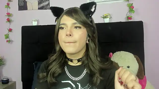 Makii XOXO online show from 07.11.26