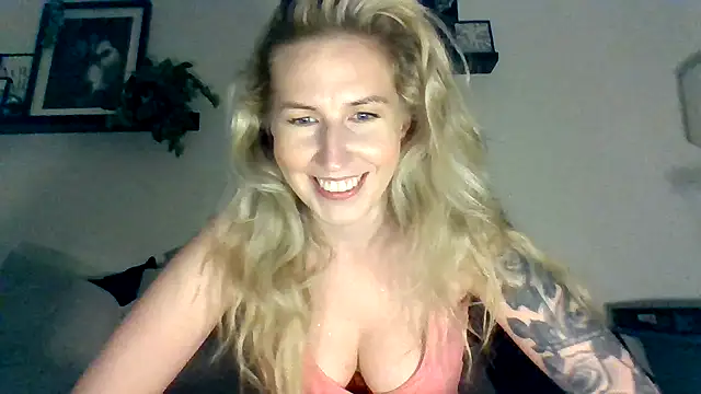 Snapshot of Mayjay6 chatting on 06.21.26 Mayjay6 online show from 06.21.26