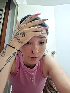 Snapshot of Vanellope_von chatting on 06.24.26 Vanellope von online show from 06.24.26