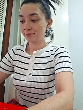 Snapshot of Vanellope_von chatting on 06.26.26 Vanellope von online show from 06.26.26