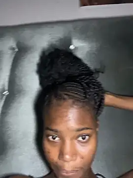 Snapshot of ShakiraThompss18 chatting on 06.19.26 ShakiraThompss18 online show from 06.19.26