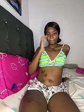 Snapshot of ShakiraThompss18 chatting on 07.28.26 ShakiraThompss18 online show from 07.28.26