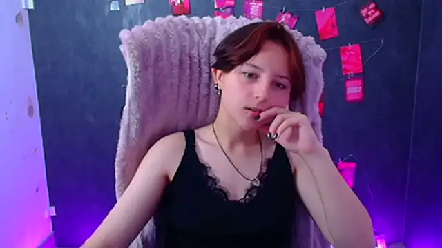 Snapshot of Dilara_Kiss_ chatting on 07.21.26 Dilara Kiss online show from 07.21.26
