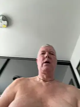 Snapshot of cumboy chatting on 01.06.25 cumboy online show from 01.06.25