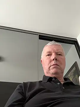 Snapshot of cumboy chatting on 01.28.25 cumboy online show from 01.28.25