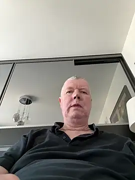 Snapshot of cumboy chatting on 03.18.25 cumboy online show from 03.18.25