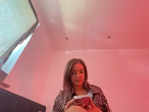 Snapshot of elina_amara_ chatting on 06.16.26 elina amara online show from 06.16.26