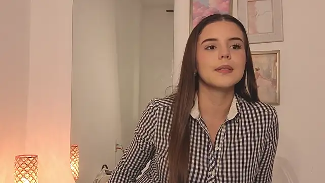 Snapshot of Isabellebotero chatting on 06.23.26 Isabellebotero online show from 06.23.26