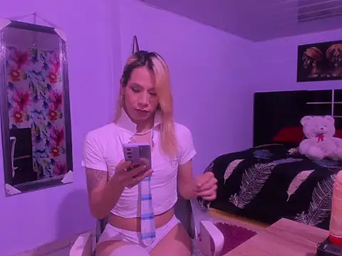 Snapshot of aria_rouss chatting on 07.18.26 aria rouss online show from 07.18.26