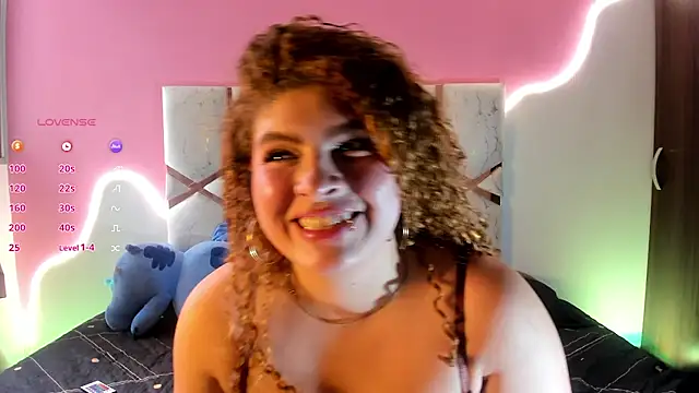 Snapshot of Kiara_velez chatting on 07.31.26 Kiara velez online show from 07.31.26