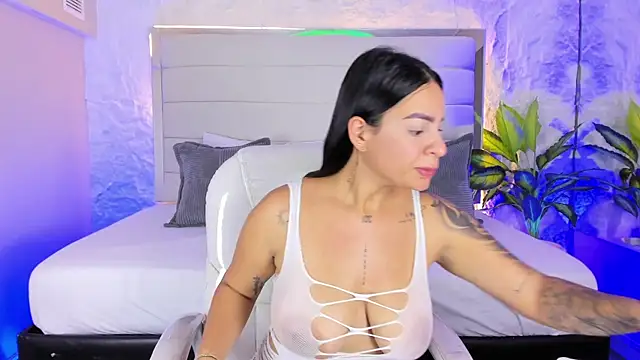Snapshot of LissaBrown_ chatting on 06.26.26 LissaBrown online show from 06.26.26