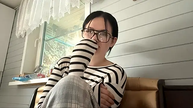 Snapshot of AnnelieseRamirel chatting on 06.17.26 AnnelieseRamirel online show from 06.17.26