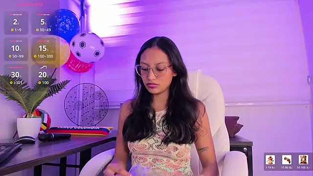 Snapshot of emma_brooks_ chatting on 06.26.26 emma brooks online show from 06.26.26