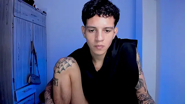 Snapshot of tylerrnova chatting on 08.09.26 tylerrnova online show from 08.09.26