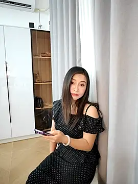 Snapshot of HY-SHUI chatting on 06.17.26 HY-SHUI online show from 06.17.26