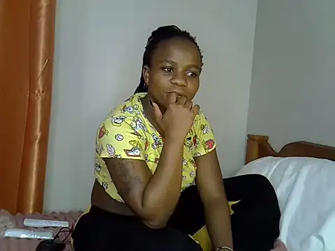 Snapshot of Curvydollyy chatting on 06.17.26 Curvydollyy online show from 06.17.26