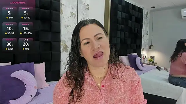 Snapshot of CharlotteG_ chatting on 06.27.26 CharlotteG online show from 06.27.26