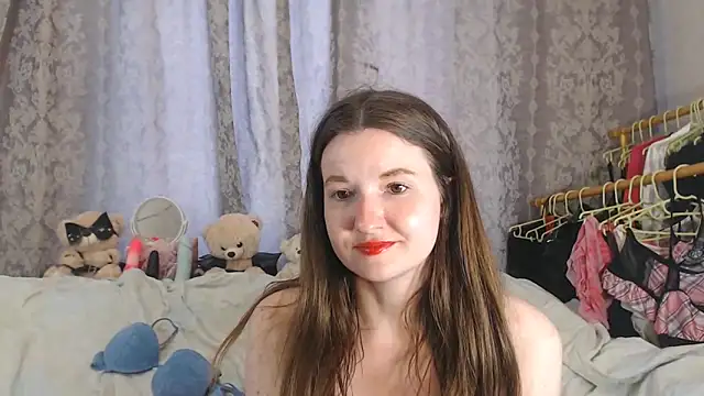 Snapshot of ChloeBrooklyn chatting on 06.19.26 ChloeBrooklyn online show from 06.19.26