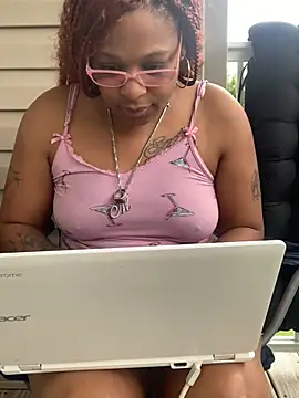 Snapshot of HypnotiqVibez chatting on 07.25.26 HypnotiqVibez online show from 07.25.26