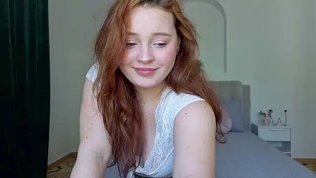 Snapshot of Blush-kitty- chatting on 06.18.26 Blush-kitty- online show from 06.18.26