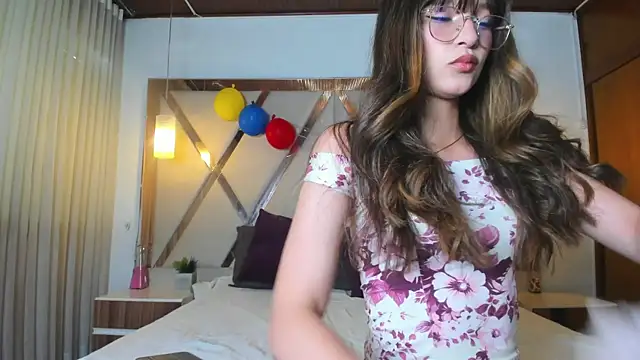 Snapshot of ZoeDear_ chatting on 07.15.26 ZoeDear online show from 07.15.26