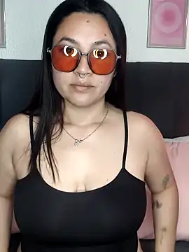 Snapshot of samm_curvy chatting on 06.28.26 samm curvy online show from 06.28.26