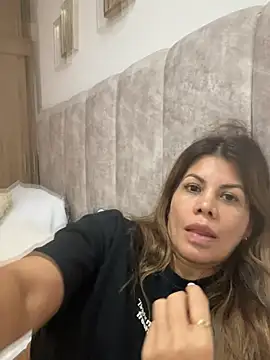 Valen Milf4u online show from 07.06.26